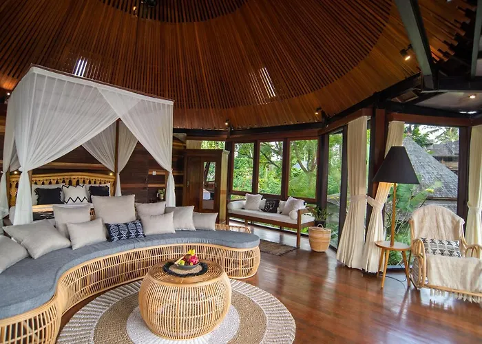 Tree House Villa *