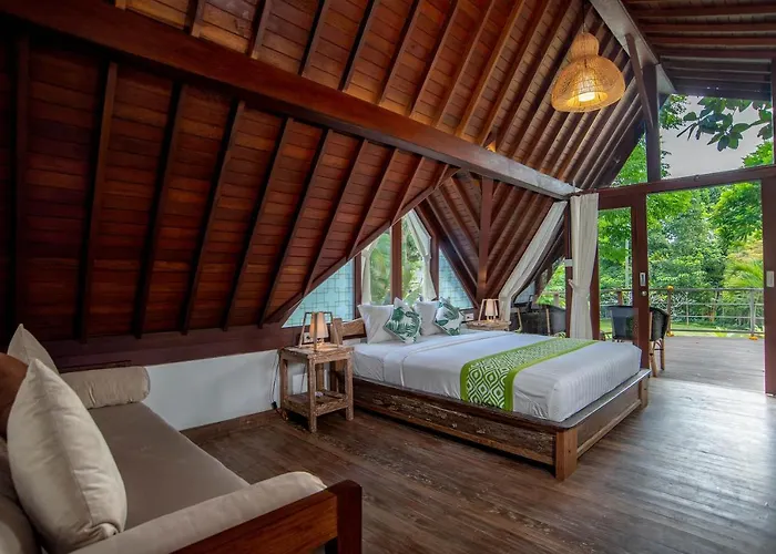 Tree House Villa *