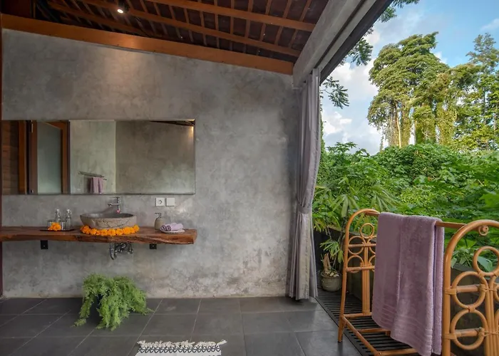 Tree House Villa *